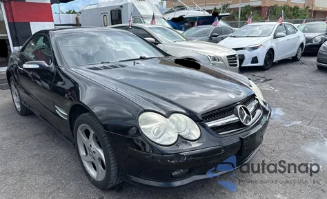 2004 Mercedes-Benz Sl 500 z USA, uszkodzony, nr VIN WDBSK75F54F070815